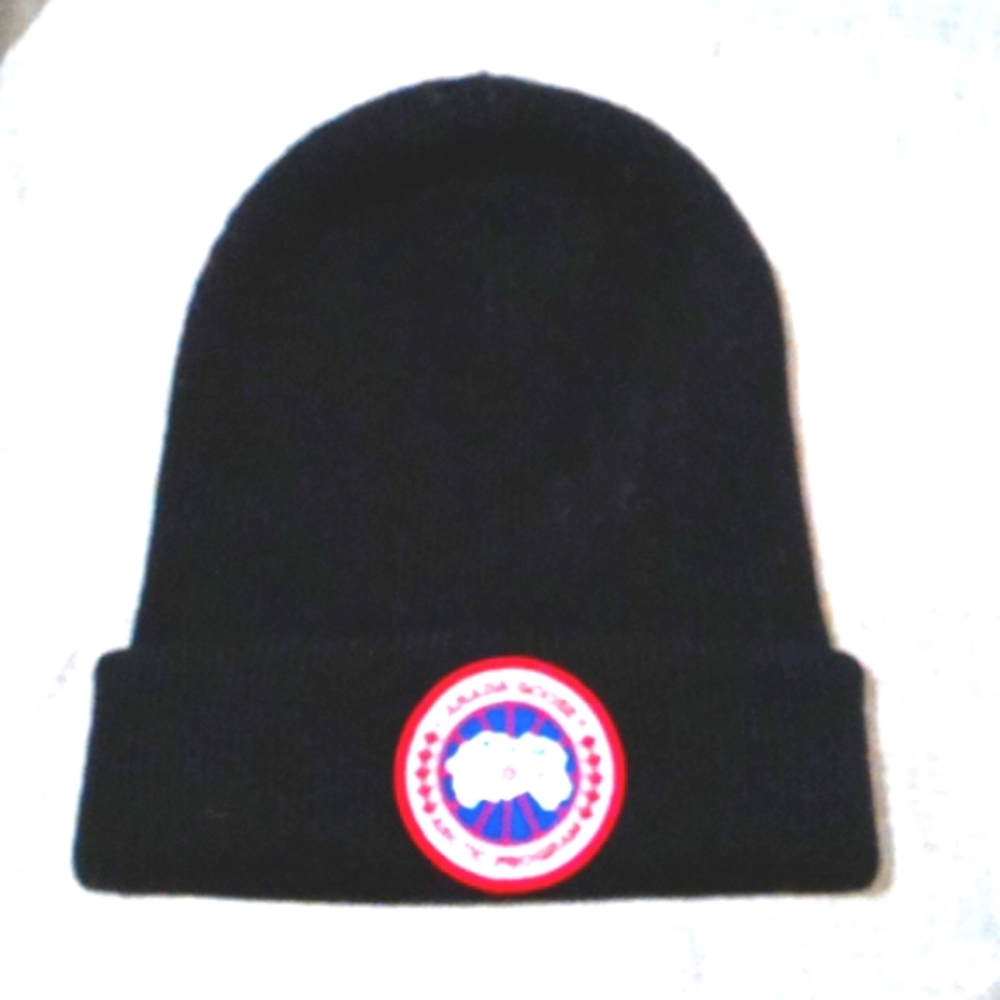 Canada Goose Large Logo Beanie RN. 153934